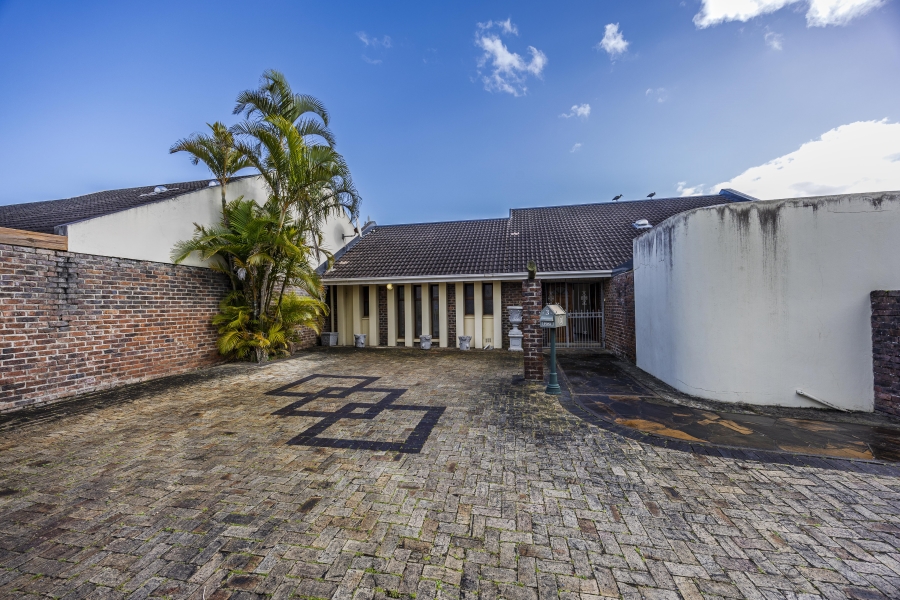 3 Bedroom Property for Sale in Bonza Bay Eastern Cape